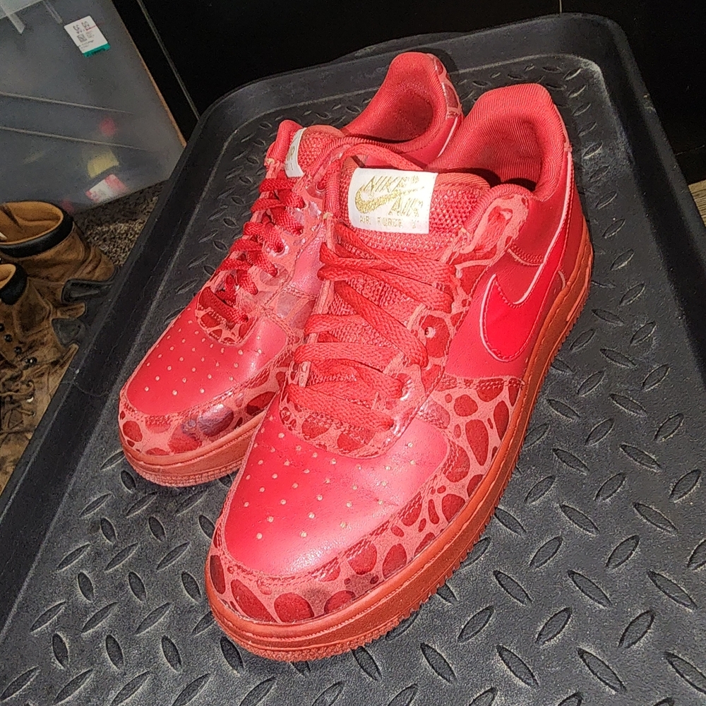 Nike Air Force one's leopard print red.